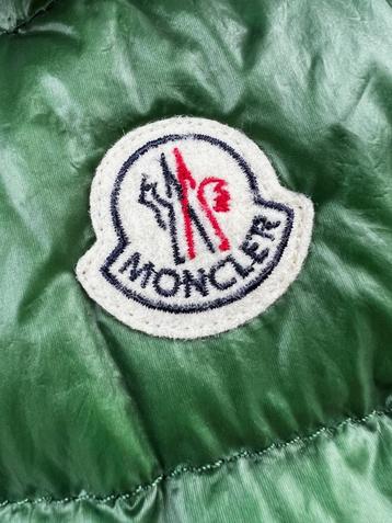 MONCLER bodywarmer M/V mt 5 dons nieuwstaat €139- TIEN Insta beschikbaar voor biedingen