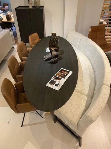 Phil eettafelbank 220 met 2 stoelen nu voor €1779,- beschikbaar voor biedingen