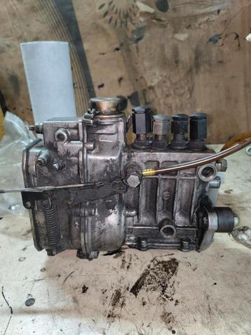 Brandstofpomp OM616 240D - Dieselpomp beschikbaar voor biedingen