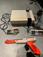 Nintendo Nes, controllers, zap gun, 13 games Mario duckhunt, Met 2 controllers, Met games, Gebruikt, Ophalen of Verzenden
