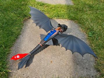 Helleveeg uit How to train your dragon  beschikbaar voor biedingen
