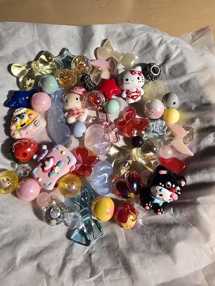 Mix van leuke bedels en kralen, Hobby en Vrije tijd, Kralen en Sieraden maken, Gebruikt, Bedel, Ophalen of Verzenden