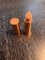 Gucci satin nude lipstick, Sieraden, Tassen en Uiterlijk, Uiterlijk | Cosmetica en Make-up, Lippen, Beige, Ophalen of Verzenden