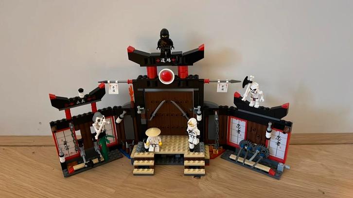 Lego Ninjago tempel met 5 figuren Set 2504, Kinderen en Baby's, Speelgoed | Duplo en Lego, Zo goed als nieuw, Lego, Complete set