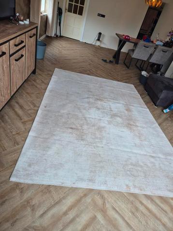 Groot vloerkleed champagne kleur