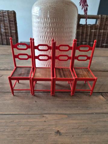 Vintage Barbie stoelen jaren 70 beschikbaar voor biedingen