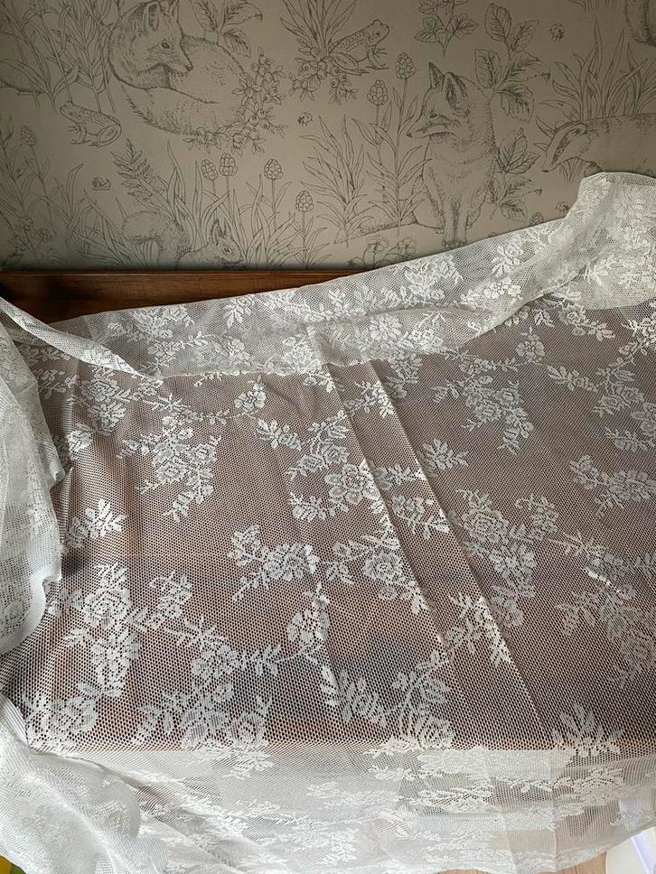 Bruiloft: stuk wit kanten stof, Hobby en Vrije tijd, Stoffen en Lappen, Katoen, 120 cm of meer, 30 tot 200 cm, Wit, Ophalen of Verzenden