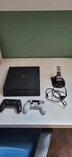 PS4 Pro met 2 controllers + oplaadstation, Spelcomputers en Games, Spelcomputers | Sony PlayStation 4, Ophalen of Verzenden, Gebruikt