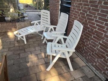Tuinstoelen en ligbed  beschikbaar voor biedingen