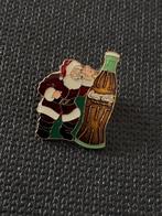 Coca Cola  - Coca Cola pin Santa met Flesje, Verzamelen, Ophalen of Verzenden, Zo goed als nieuw, Merk, Speldje of Pin