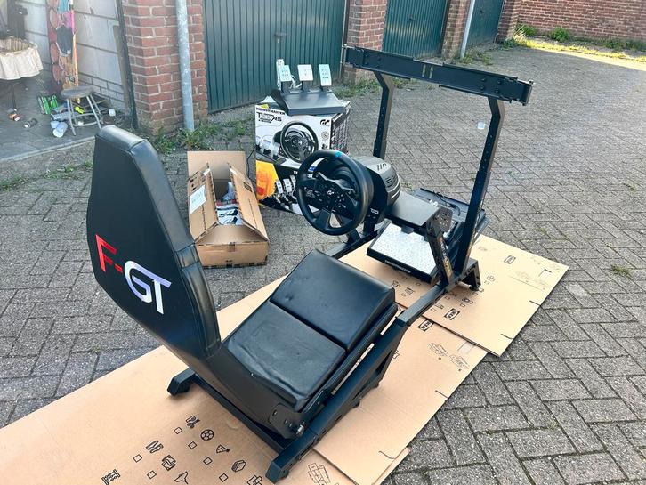 Next level racing F-GT Racestoel + TM T300GT + T-LCM Pedalen, Spelcomputers en Games, Spelcomputers | Overige, Zo goed als nieuw
