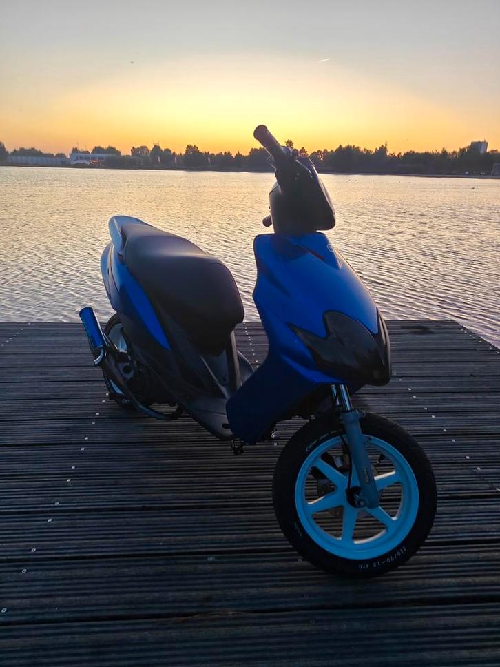 Yamaha Jog R Malossi Snor, Fietsen en Brommers, Snorfietsen en Snorscooters, Gebruikt, Yamaha, Tweetakt, Ophalen