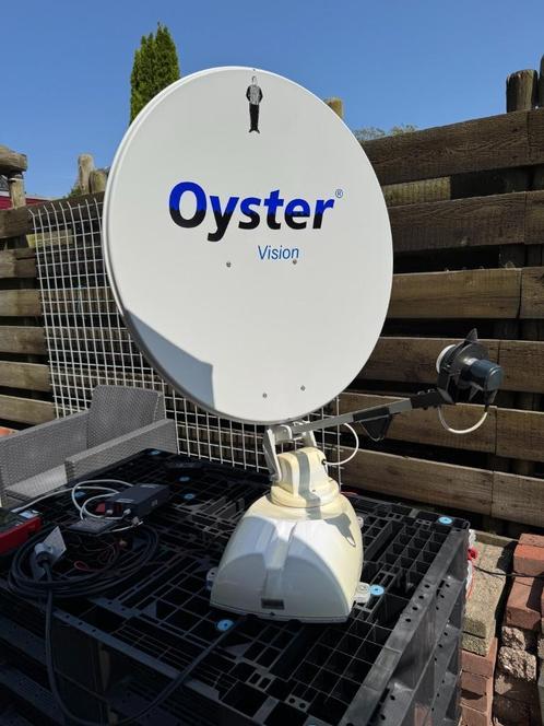 Schotelantenne Oyster 85cm volautomaat nagenoeg nieuw., Audio, Tv en Foto, Schotelantennes, Zo goed als nieuw, (Schotel)antenne