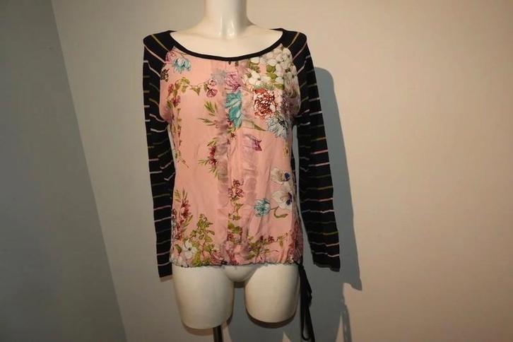 Marccain truitje zijde voorkant bloemen print kleurrijk N3 M, Kleding | Dames, T-shirts, Zo goed als nieuw, Maat 38/40 (M), Overige kleuren