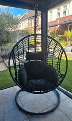 Hangstoel voor binnen of buiten, Huis en Inrichting, Stoelen, Ophalen, Zwart, Zo goed als nieuw, Riet of Rotan