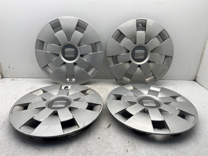 Wieldop set van een Seat Ibiza, Auto-onderdelen, Banden en Velgen, Personenwagen, Gebruikt, 3 maanden garantie, Ophalen of Verzenden