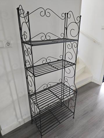 Inklapbaar zwart metalen rek - 4 planken beschikbaar voor biedingen