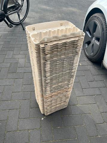 Ruilen: Lege eierdoosjes (10) voor 58 doosjes (12) beschikbaar voor biedingen