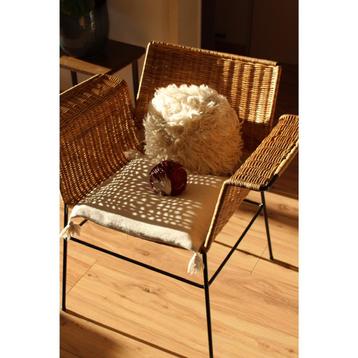 Rotan design stoel beschikbaar voor biedingen