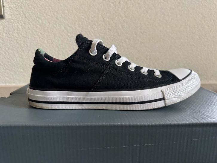 Chuck Tailor All Stars maat 40 black ‘Flower Edition’, Kleding | Dames, Schoenen, Zo goed als nieuw, Sneakers of Gympen, Zwart