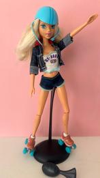 Barbie MY SCENE DOLL Roller GIRL Kennedy, Verzamelen, Poppen, Ophalen of Verzenden, Zo goed als nieuw, Fashion Doll