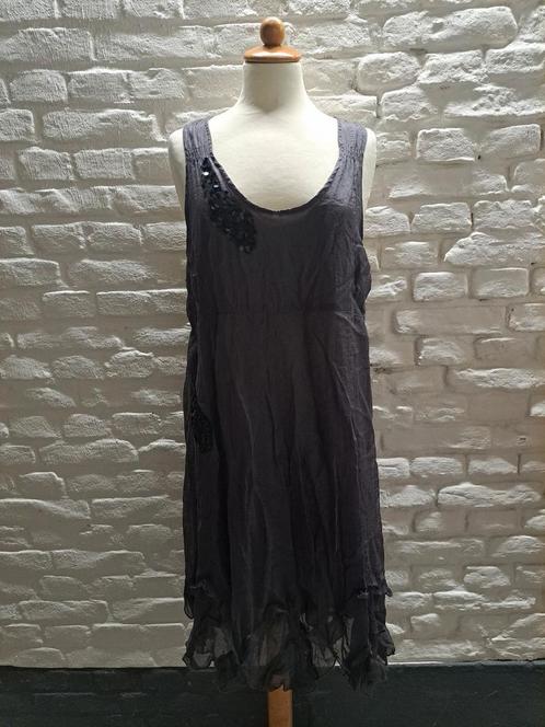 Jurk broadway maat 44, Kleding | Dames, Jurken, Zo goed als nieuw, Maat 42/44 (L), Grijs, Knielengte, Verzenden