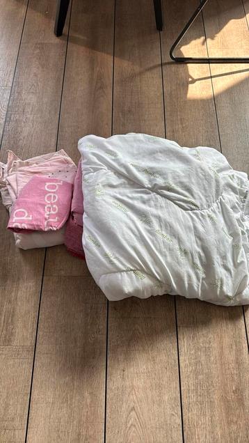  Comfortabel Bamboo Dekbed + Meisjes Beddengoedset beschikbaar voor biedingen