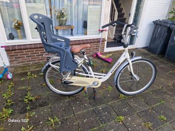 Batavus fiets met kinderzitje achterop beschikbaar voor biedingen