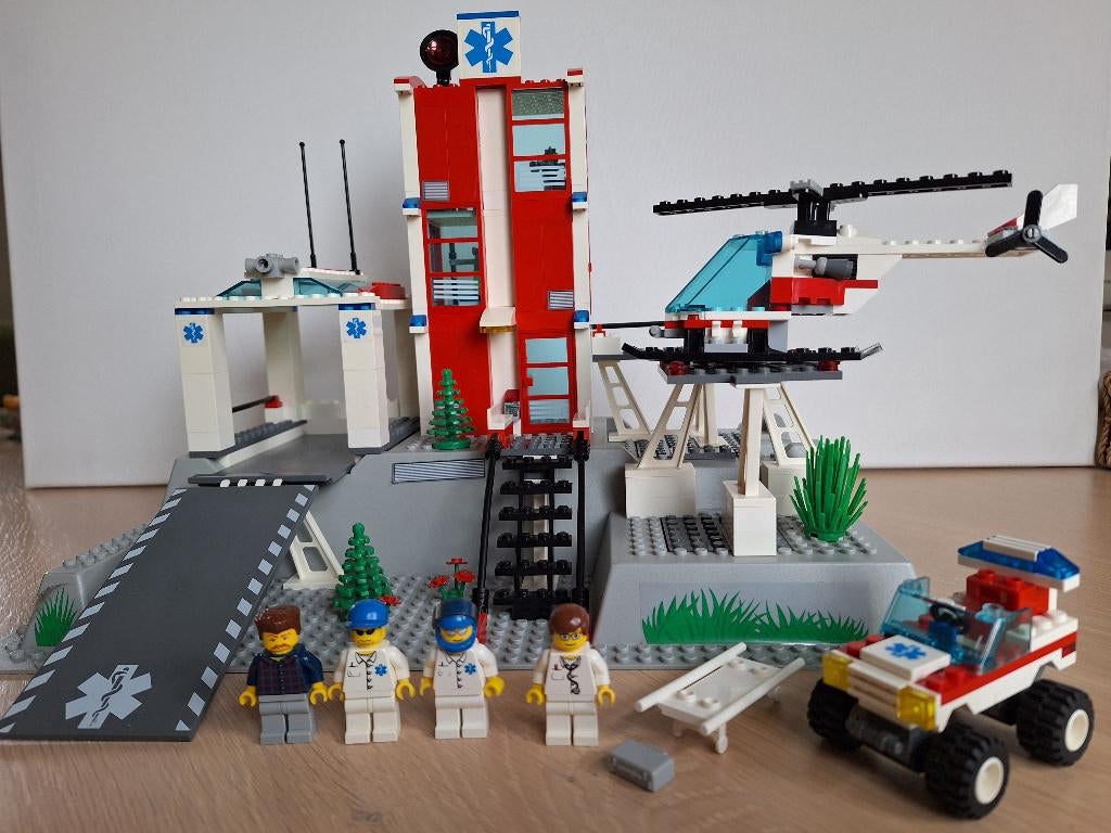 * Lego City: 7892 Ziekenhuis met helicopter en wagentje *, Kinderen en Baby's, Speelgoed | Duplo en Lego, Ophalen of Verzenden
