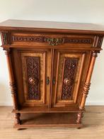 Antieke houten kast, Ophalen