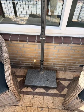 Balkon Parasol met voet - Ideaal voor kleine ruimtes! beschikbaar voor biedingen
