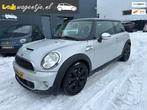 Mini Mini 1.6 Cooper S Westminster *leder *navi *17 inch *NL, Voorwielaandrijving, Gebruikt, Zwart, 4 cilinders