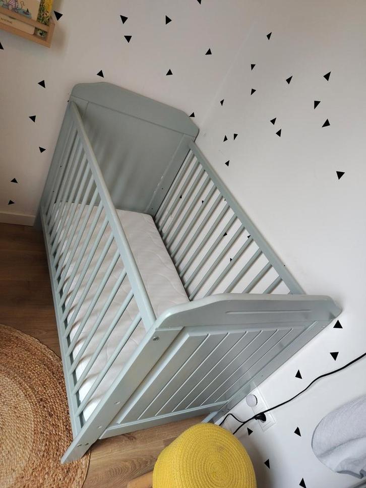Complete babykamer (ledikant, kast, commode, plank), Kinderen en Baby's, Babywiegjes en Ledikanten, Gebruikt, Ledikant, Ophalen