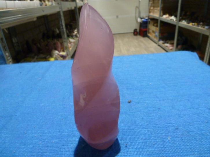 Vlam van Rose kwarts, Verzamelen, Mineralen en Fossielen, Mineraal, Ophalen of Verzenden