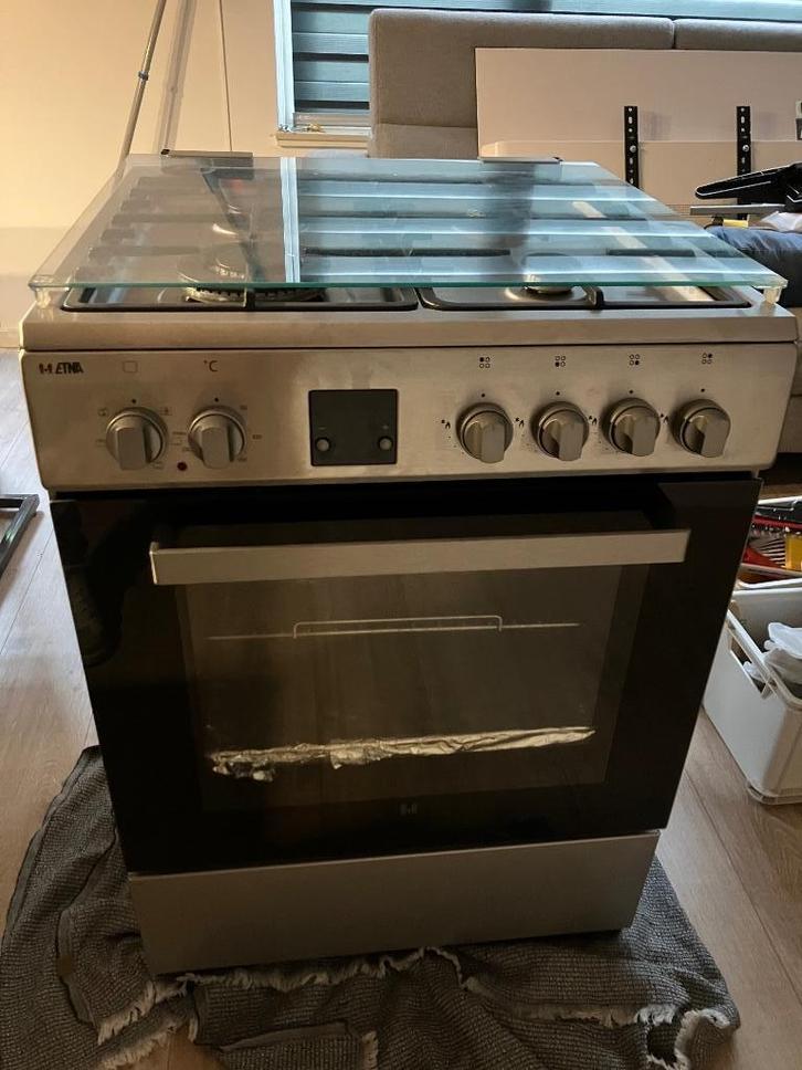 Etna RVS Gasfornuis 4-pits met wokbrander, Witgoed en Apparatuur, Fornuizen, Gebruikt, Vrijstaand, Gas, 4 kookzones, 85 tot 90 cm