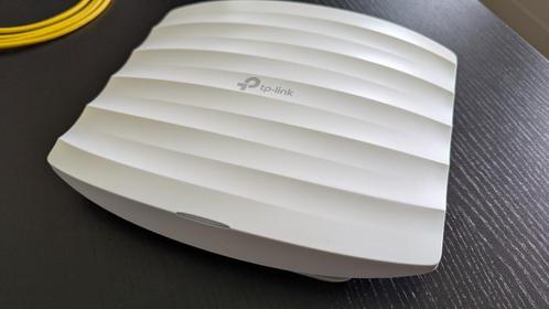 Access Point EAP245 AC1750 dual band, complete set, Computers en Software, Accesspoints, Zo goed als nieuw, Ophalen of Verzenden