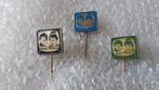 3 verschillende kleuren speldjes klaasje en pimpernel, Verzamelen, Speldjes, Pins en Buttons, Ophalen of Verzenden, Zo goed als nieuw