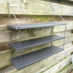 Metalen wandrekje in de kleur zwart/, Ophalen of Verzenden, Zo goed als nieuw