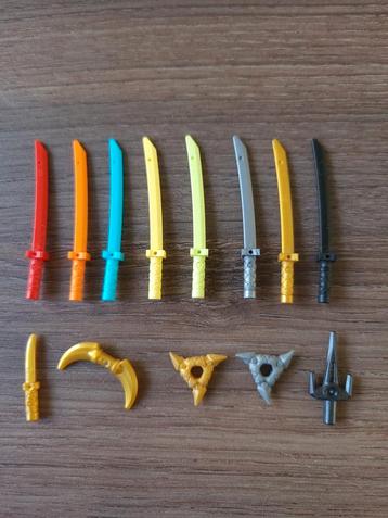 Lego Ninjago wapens, sword, zwaard, werpster, dolk beschikbaar voor biedingen