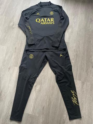 Paris Saint Germain slim fit trainingspak, maat M beschikbaar voor biedingen