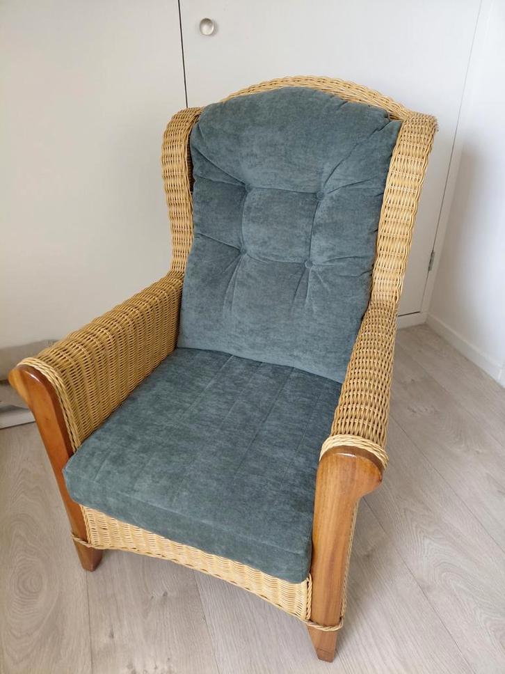 Mooie rotan damesstoel, Huis en Inrichting, Fauteuils, Zo goed als nieuw, Minder dan 50 cm, Ophalen of Verzenden