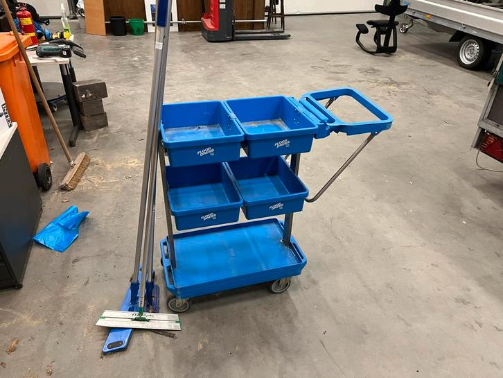 Schoonmaakkar met Swiffers - FloorDress, Huis en Inrichting, Schoonmaakartikelen, Ophalen