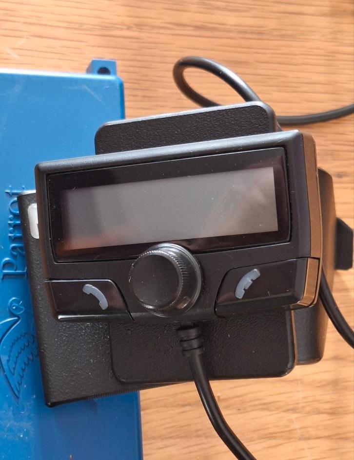 Parrot CK3100N met beugel Polo 6R, Auto diversen, Carkits, Zo goed als nieuw, Ophalen of Verzenden