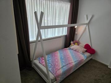 Tipi Bed Pino 90x200 beschikbaar voor biedingen