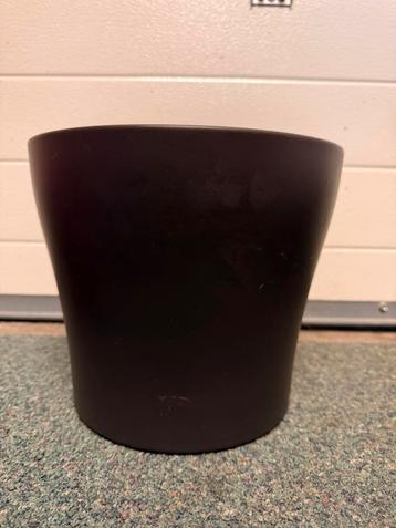 Set van 10 bloempotten beschikbaar voor biedingen