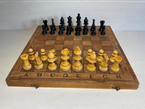 Plooibaar schaakbord met schaakstukken, Hobby en Vrije tijd, Gezelschapsspellen | Bordspellen, Ophalen of Verzenden
