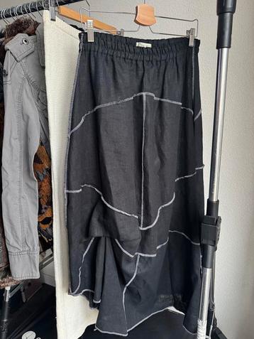 Vintage zwarte linnen asymmetrische maxi rok beschikbaar voor biedingen
