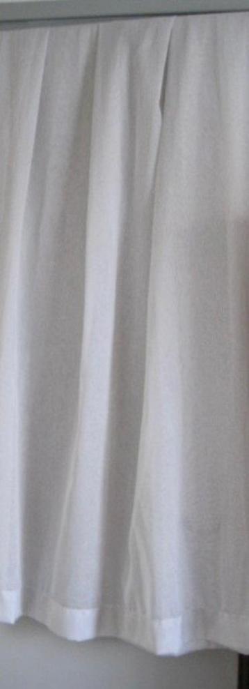 4 MOOIE EFFEN WITTE VITRAGE'S GEPLOOID beschikbaar voor biedingen