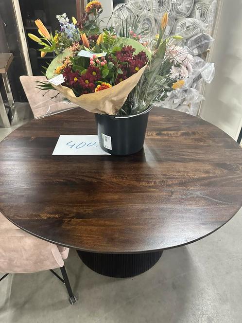 Salvator Walnut 130cm eettafel rond, Huis en Inrichting, Tafels | Eettafels, Zo goed als nieuw, 50 tot 100 cm, Rond, Verzenden