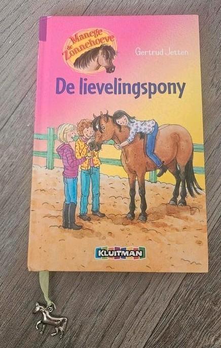 ZGAN Manege Zonnehoeve: lievelingspony, Boeken, Kinderboeken | Jeugd | onder 10 jaar, Zo goed als nieuw, Ophalen of Verzenden